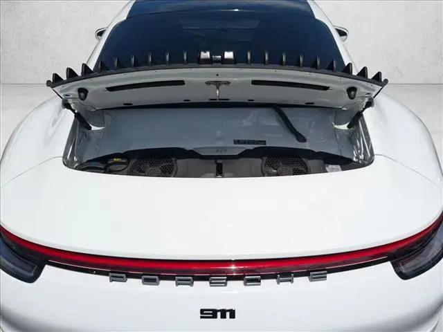 2020 Porsche 911 Carrera