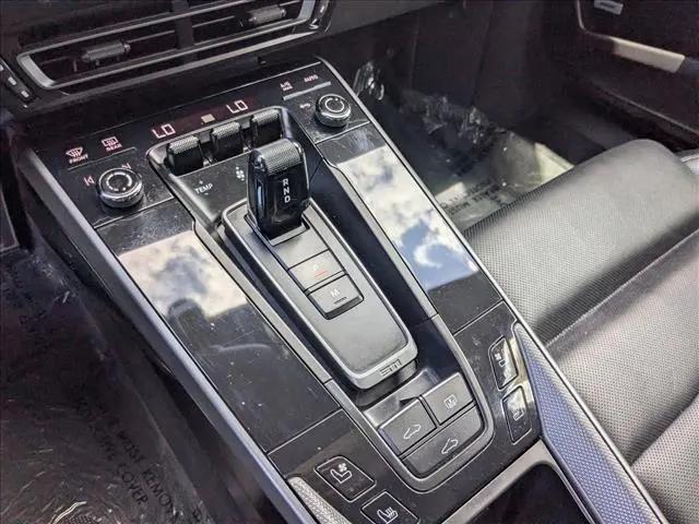 2020 Porsche 911 Carrera