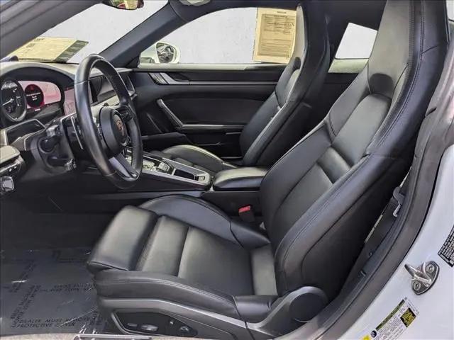 2020 Porsche 911 Carrera