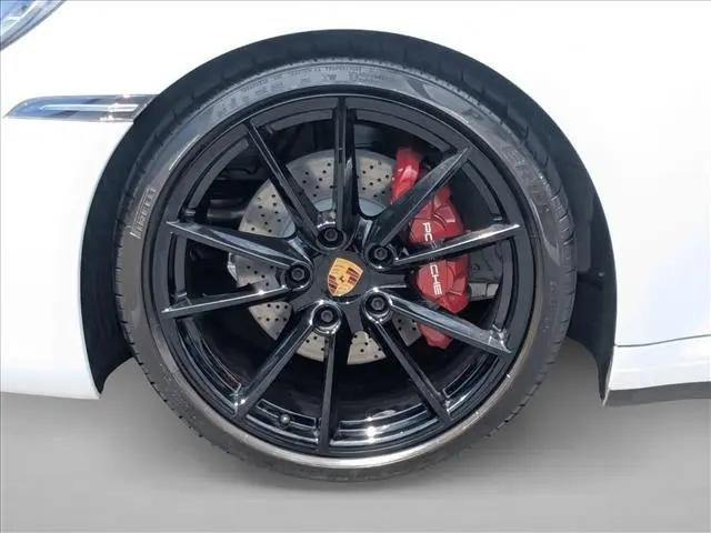 2020 Porsche 911 Carrera