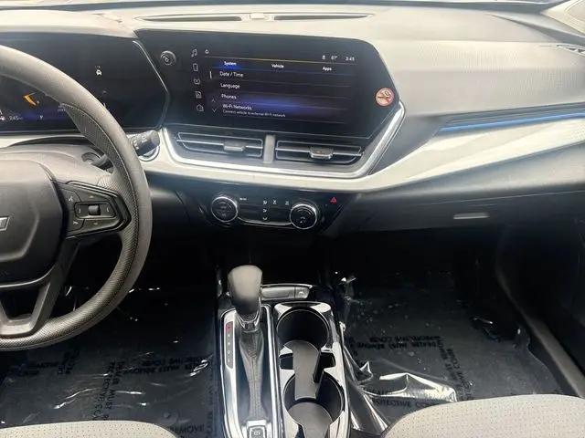 2025 Chevrolet Trax FWD LT