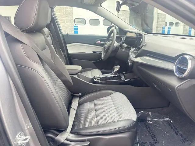 2025 Chevrolet Trax FWD LT