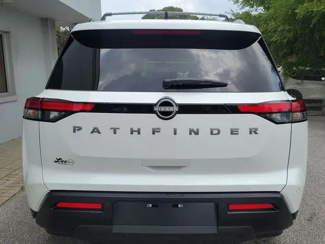 2026 Nissan Pathfinder SV