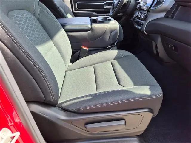 2025 Ram 1500 Big Horn Crew Cab 4x4 64 Box