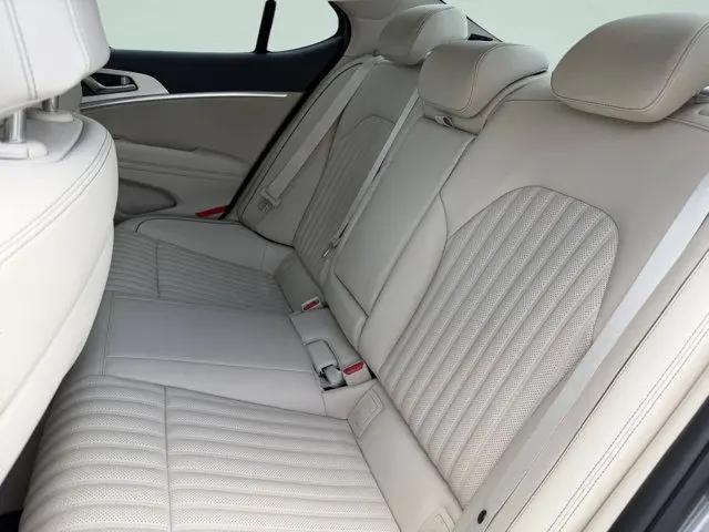 2026 Genesis G70 2.5T RWD Prestige