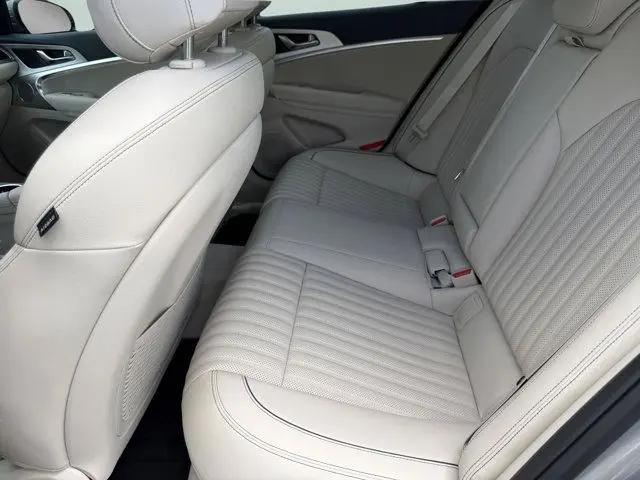 2026 Genesis G70 2.5T RWD Prestige