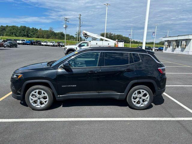 2025 Jeep Compass Latitude 4x4 2025 Jeep Compass Latitude 4x4