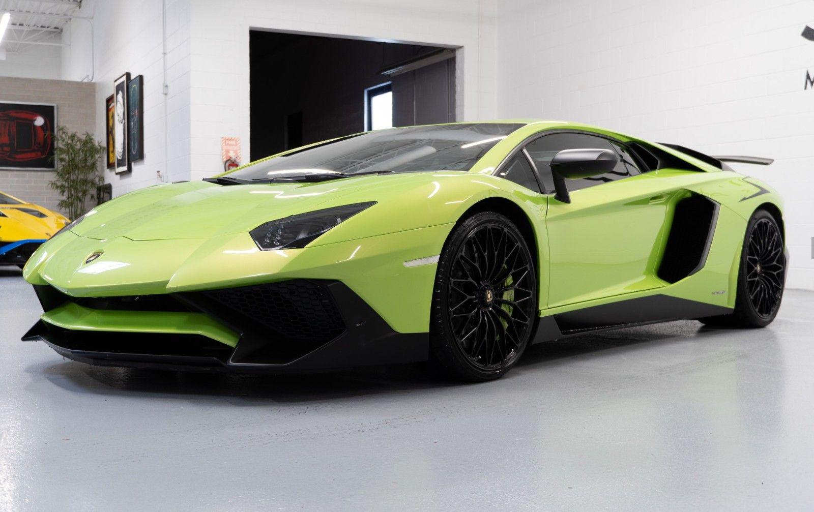 /2016 Lamborghini Aventador