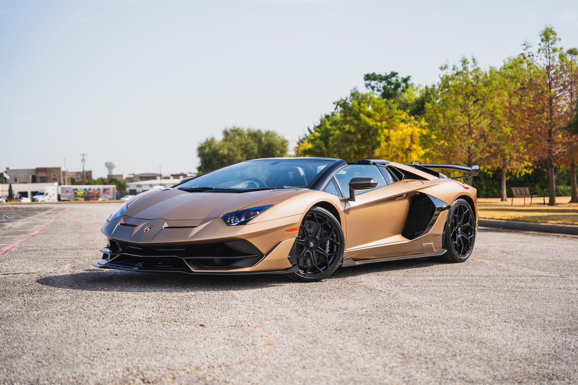 /2021 Lamborghini Aventador-SVJ