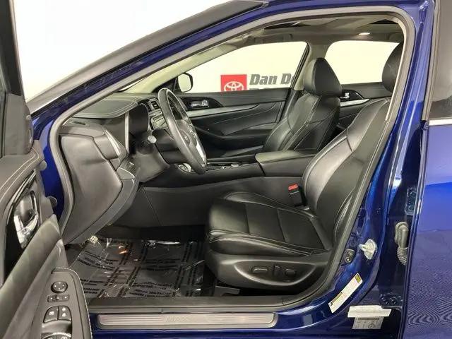 2023 Nissan Maxima SL