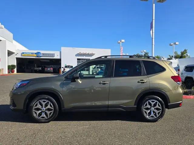 2023 Subaru Forester Premium