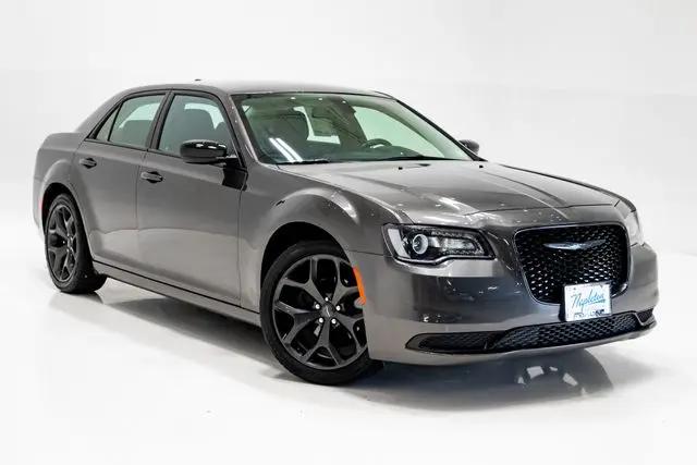 2021 Chrysler 300 Touring