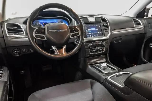 2021 Chrysler 300 Touring