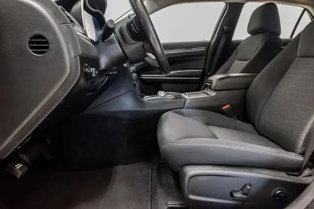 2021 Chrysler 300 Touring