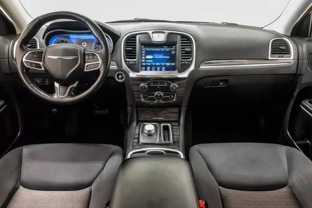 2021 Chrysler 300 Touring