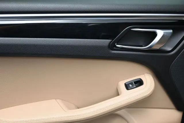 2019 Porsche Macan Macan