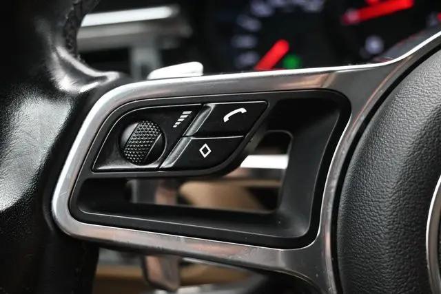 2019 Porsche Macan Macan