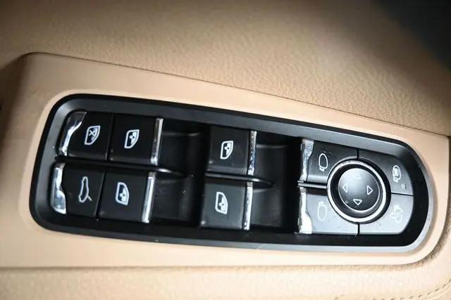 2019 Porsche Macan Macan