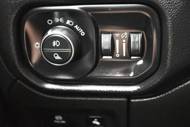 2019 Ram 1500 Big Horn/Lone Star Crew Cab 4x2 57 Box