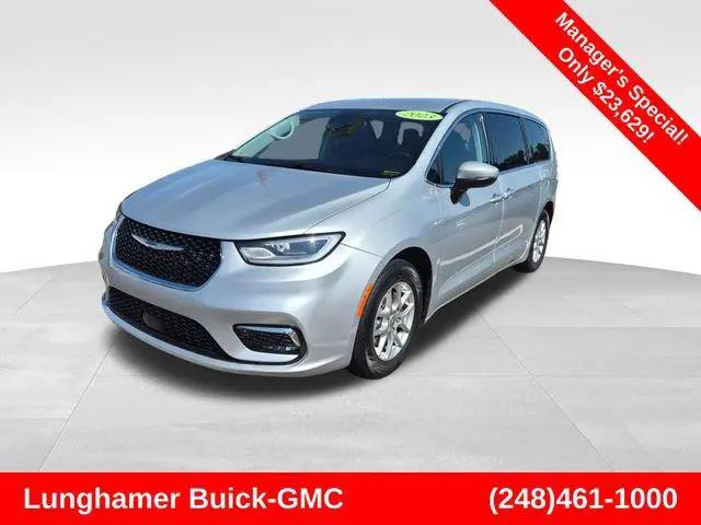 2023 Chrysler Pacifica Touring L for sale in Waterford Township, MI