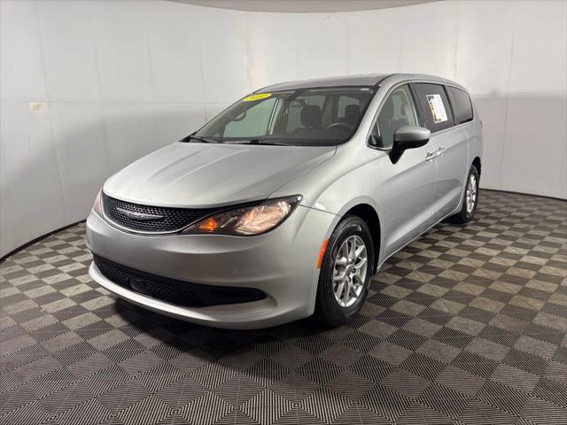 2022 Chrysler Voyager LX for sale in COLUMBUS, IN