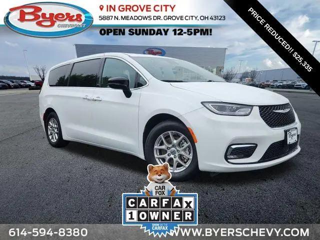 2025 Chrysler Pacifica Select for sale near Grove City, OH