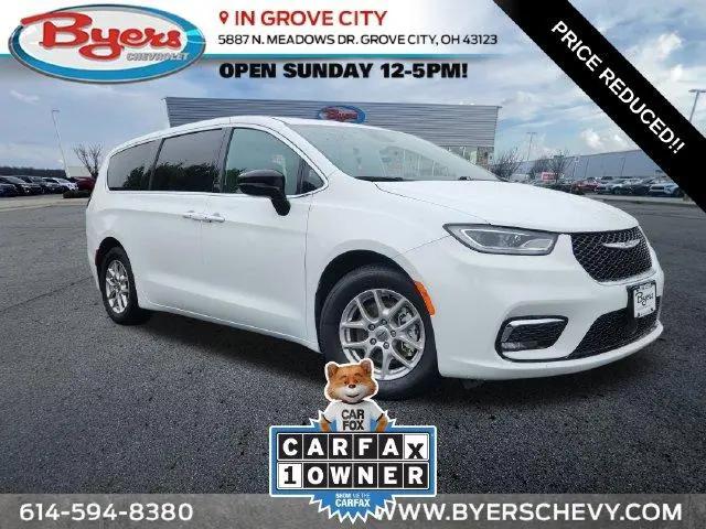 2025 Chrysler Pacifica Select for sale near Grove City, OH