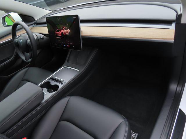 2022 Tesla Model 3 Rear-Wheel Drive