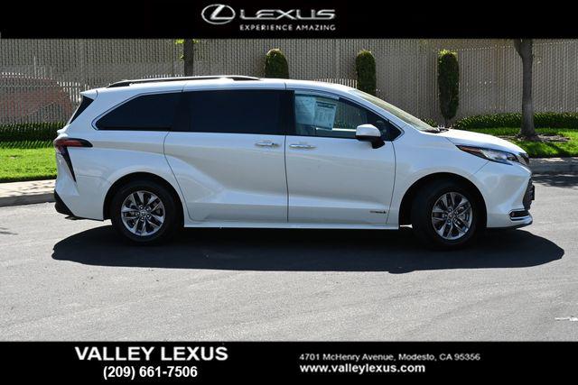 2021 Toyota Sienna XLE