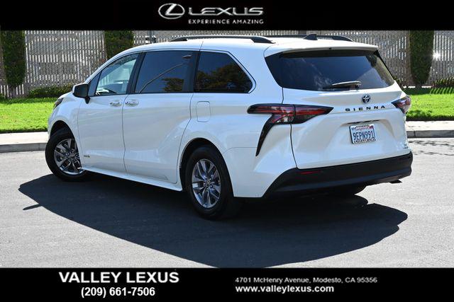 2021 Toyota Sienna XLE