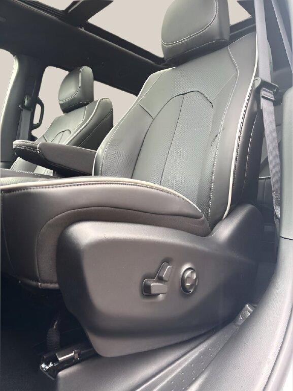 2027 Chrysler Pacifica Limited