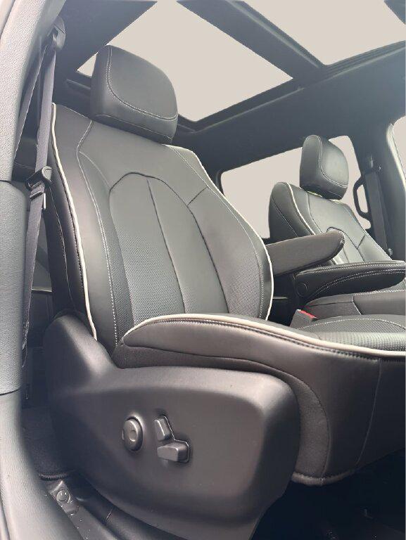 2027 Chrysler Pacifica Limited