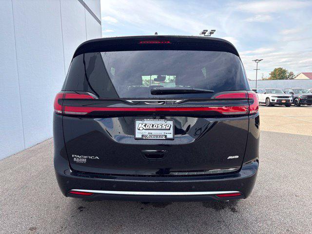 2027 Chrysler Pacifica Select AWD