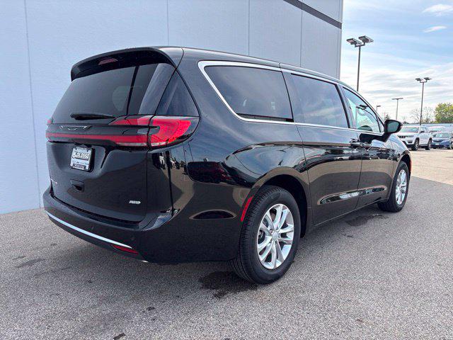 2027 Chrysler Pacifica Select AWD