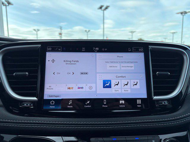 2027 Chrysler Pacifica Select AWD