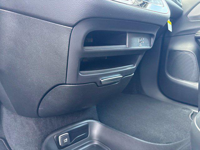 2027 Chrysler Pacifica Select AWD