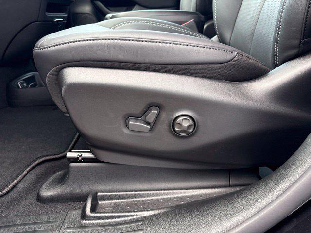 2027 Chrysler Pacifica Select AWD