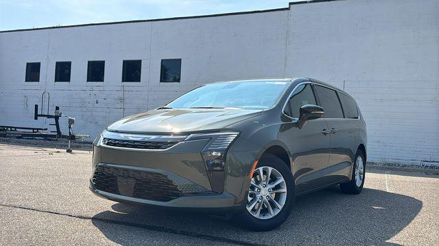 2027 Chrysler Pacifica Select for sale in Bloomfield Hills, MI