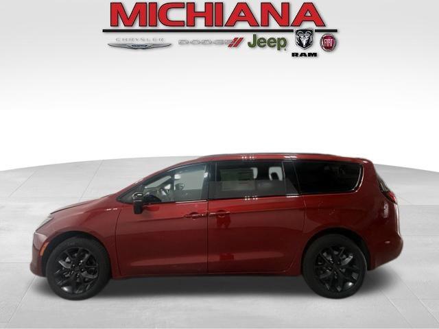 2027 Chrysler Pacifica PACIFICA SELECT AWD