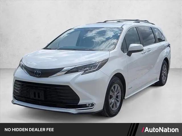 2021 Toyota Sienna XLE for sale in Nottingham, MD