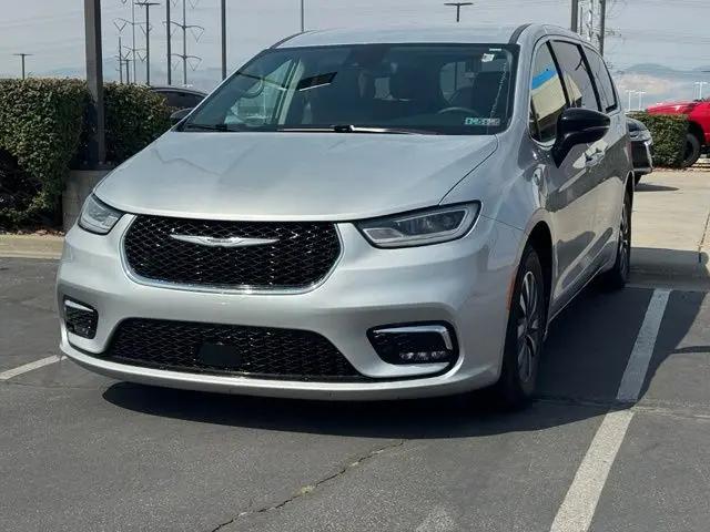2024 Chrysler Pacifica Hybrid Select