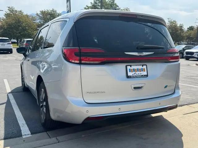 2024 Chrysler Pacifica Hybrid Select