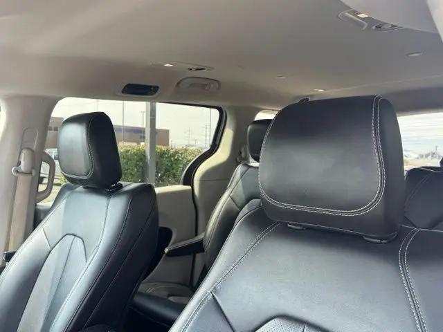 2024 Chrysler Pacifica Hybrid Select