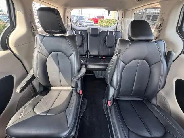 2024 Chrysler Pacifica Hybrid Select