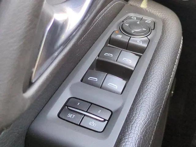 2023 GMC Yukon 4WD Denali