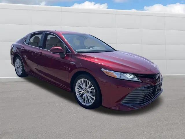 2020 Toyota Camry XLE Hybrid