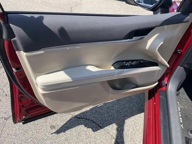 2020 Toyota Camry XLE Hybrid