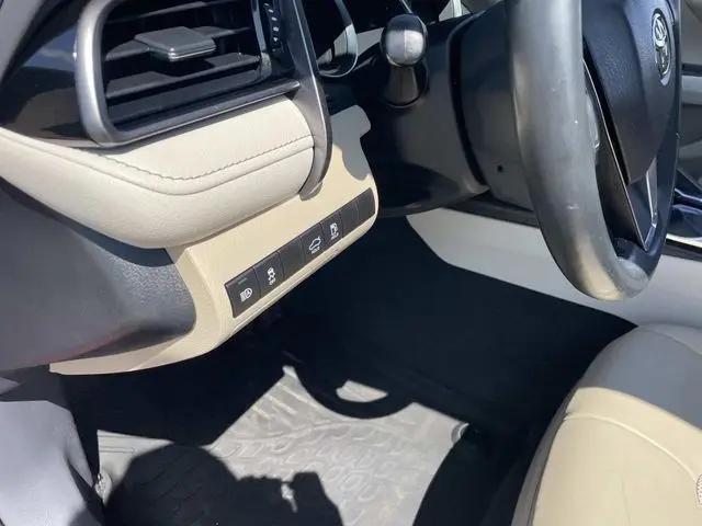 2020 Toyota Camry XLE Hybrid