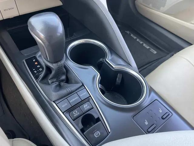 2020 Toyota Camry XLE Hybrid