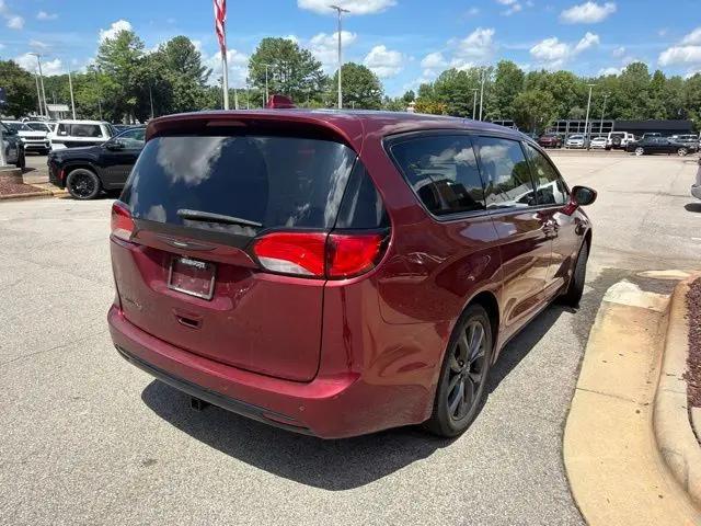 2020 Chrysler Pacifica Touring